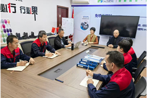 ���ϰ�װɫĸ